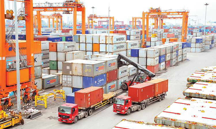 Hàng quá cảnh qua Việt Nam có phải làm thủ tục hải quan không?