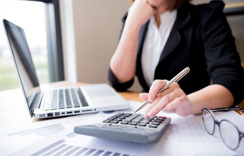 Doanh nghiệp có thể tự xây dựng biểu mẫu sổ kế toán?