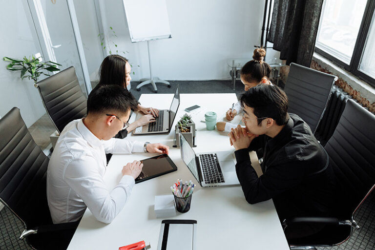 Có được gia hạn hợp đồng thử việc với người lao động không?