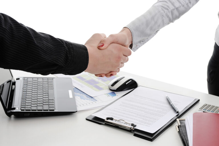 Hồ sơ chuyển nhượng vốn công ty nước ngoài có giấy tờ gì?