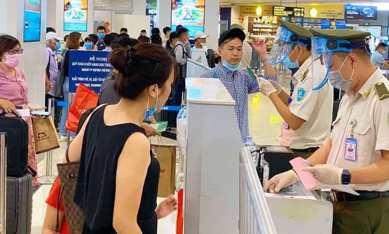 Người không quốc tịch cư trú tại Việt Nam bị mất giấy phép xuất nhập cảnh có thể xin cấp lại ở cơ quan nào?